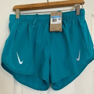 Nike fast Dry fit tempo. teal running short M